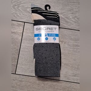 3 Pairs Of Secret Comfort Cotton Blend Women's Crew Sock In A Gray Tone Desigb